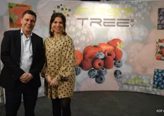Gerrit Ellings en Sanne Dietz van First Tree. Zij produceren en leveren bio-stimulanten/plantverbeteraars.